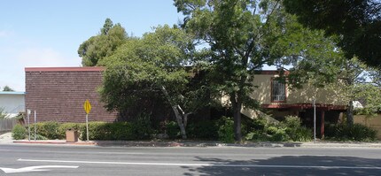 3451 35th Ave in Oakland, CA - Foto de edificio - Building Photo