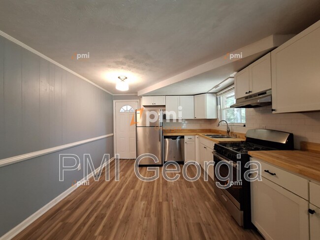 6139 Lullwater Dr in Douglasville, GA - Building Photo - Building Photo