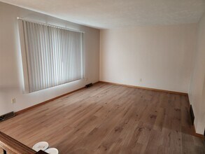 3705 S Fairhall Ave in Sioux Falls, SD - Building Photo - Building Photo