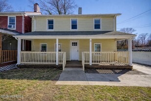 12 N Main St in Marlboro, NJ - Building Photo