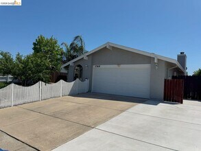 1769 Teresa Ln in Oakley, CA - Building Photo - Building Photo