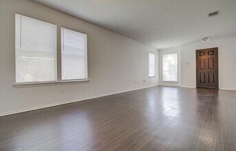 8710 Piney Creek Bend in Austin, TX - Building Photo - Building Photo