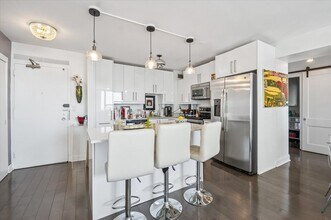 3600 N Lake Shore Dr, Unit 1601 in Chicago, IL - Building Photo - Building Photo