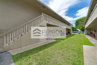 921 SW 74th Terrace in North Lauderdale, FL - Building Photo - Building Photo