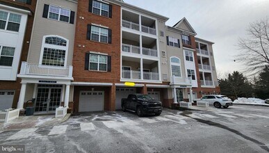 245 Breeders Cup Dr in Cherry Hill Township, NJ - Building Photo - Building Photo