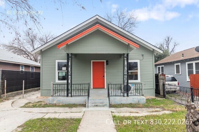property at 1010 W Lynwood Ave