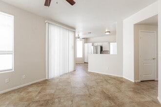 2333 Satellite Beach Dr in Las Vegas, NV - Building Photo - Building Photo