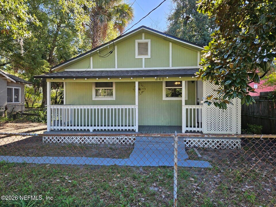 848 Crestwood St in Jacksonville, FL - Building Photo