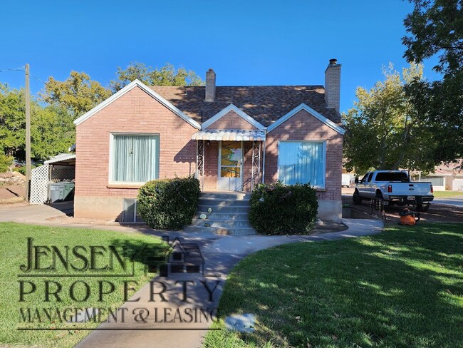 2950 Santa Clara Dr-Unit -B in Santa Clara, UT - Foto de edificio - Building Photo