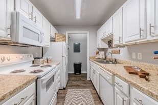 Landings of Carrier Parkway Apartments