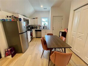84 Lawrence St, Unit 3 in New Haven, CT - Building Photo - Building Photo