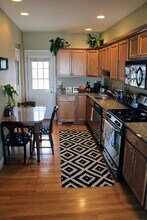 33 Main St, Unit 5 in Somerville, MA - Building Photo - Building Photo