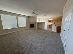 3389 Bonaire Rd in West Sacramento, CA - Building Photo - Building Photo