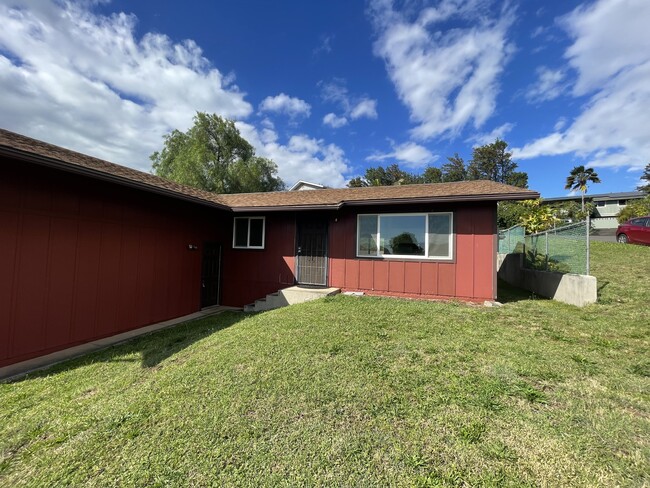1095 Maohu St in Makawao, HI - Building Photo - Building Photo