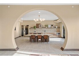 470 Lexington Parkway S in St. Paul, MN - Building Photo