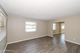 6238 Green Pine Ln in Jacksonville, FL - Building Photo - Building Photo