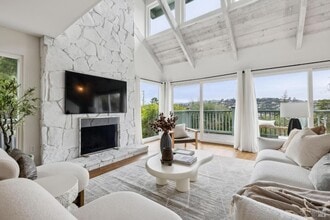 1837 Centro W St, Unit 4_250 in Tiburon, CA - Building Photo - Building Photo