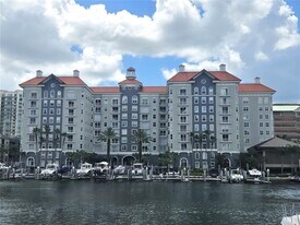 700 S Harbour Island Blvd in Tampa, FL - Building Photo