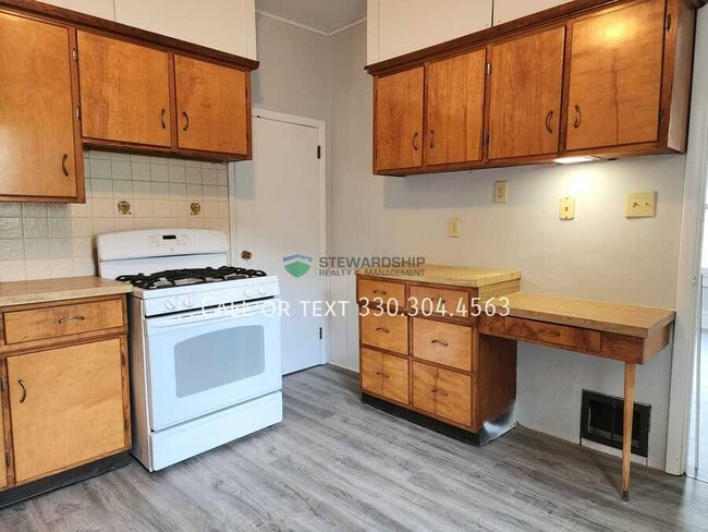 1030 Sawyer Ave in Akron, OH - Building Photo - Building Photo