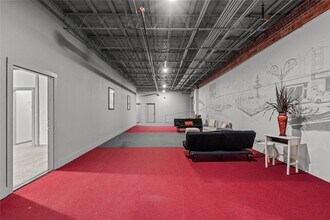 612 W Texas Ave in Baytown, TX - Building Photo - Building Photo