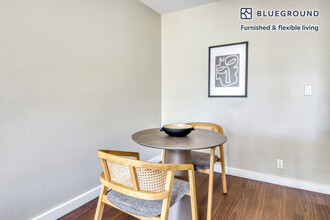 7235 Charmant Dr in San Diego, CA - Building Photo - Building Photo