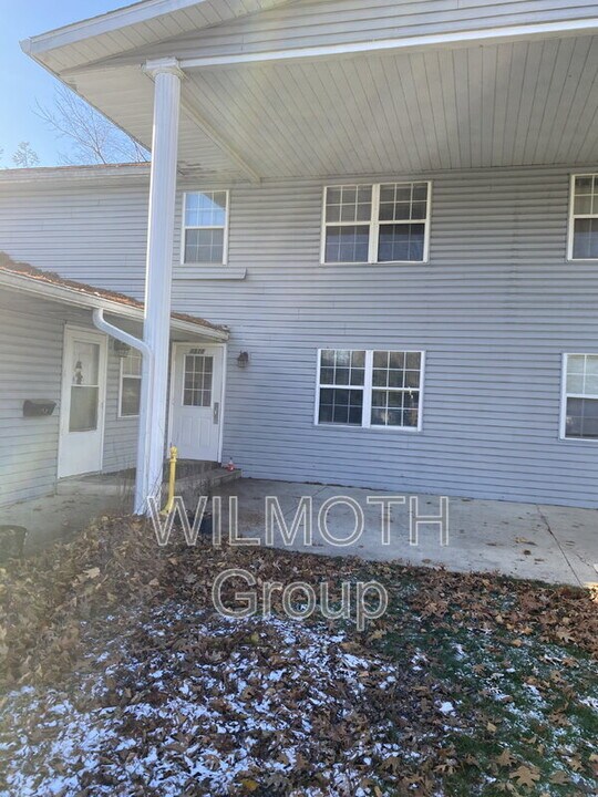 1310 Millerwood Dr in Lebanon, IN - Foto de edificio
