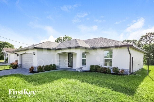 2828 NW 27th Pl in Cape Coral, FL - Building Photo - Building Photo