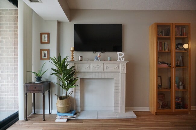 property at 1200 Braddock Pl