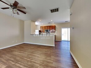 225 Two Forts Rd in Moncks Corner, SC - Foto de edificio - Building Photo