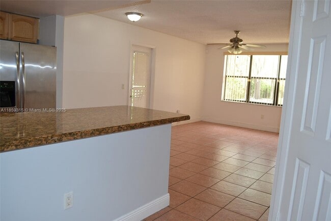 4541 W McNab Rd in Pompano Beach, FL - Building Photo - Building Photo