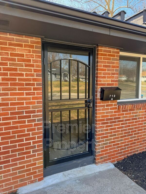 719 E College St in Independence, MO - Building Photo - Building Photo