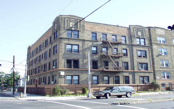 329-331 Park Ave in Newark, NJ - Foto de edificio - Building Photo