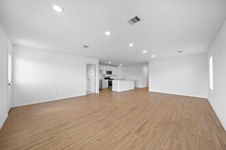 2222 Still Bend Ln in League City, TX - Building Photo - Building Photo