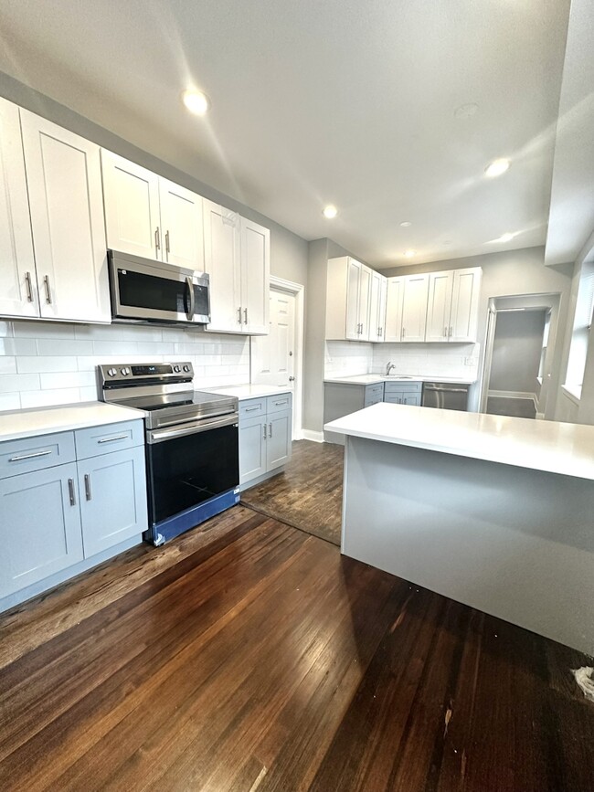 4452 N Sheridan Rd, Unit 4450-3 in Chicago, IL - Building Photo - Building Photo