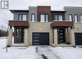 3 Southam Ln in Hamilton, ON - Building Photo