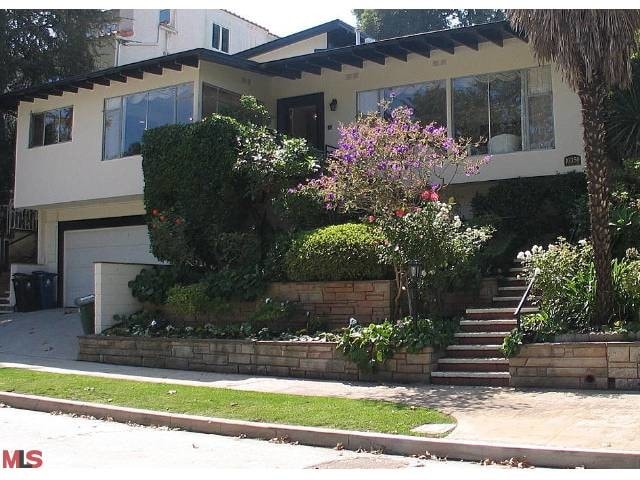 10350 Lorenzo Dr in Los Angeles, CA - Foto de edificio - Building Photo