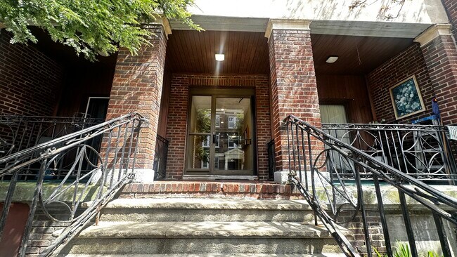317 Summit Ave, Unit 8 in Boston, MA - Building Photo - Building Photo