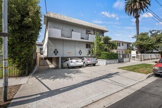 119 N Cedar Ave in Inglewood, CA - Building Photo - Building Photo