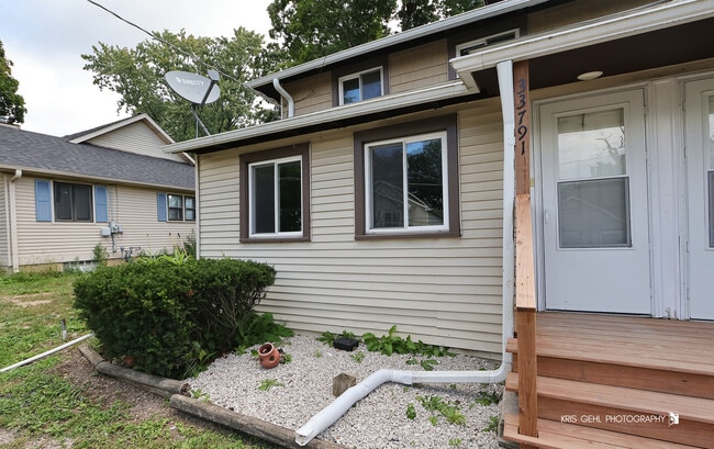property at 33791 N Oak St