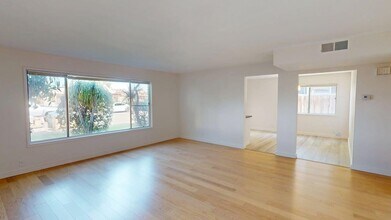 1529 St Charles St, Unit A in Alameda, CA - Building Photo - Building Photo