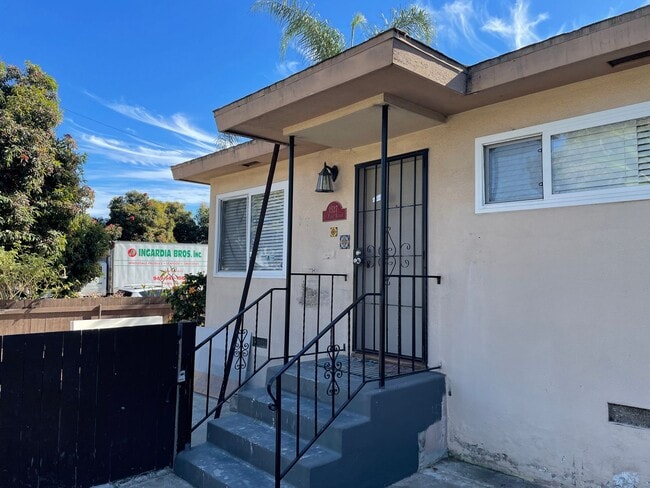 1521-1527 La Playa Ave in San Diego, CA - Building Photo - Building Photo