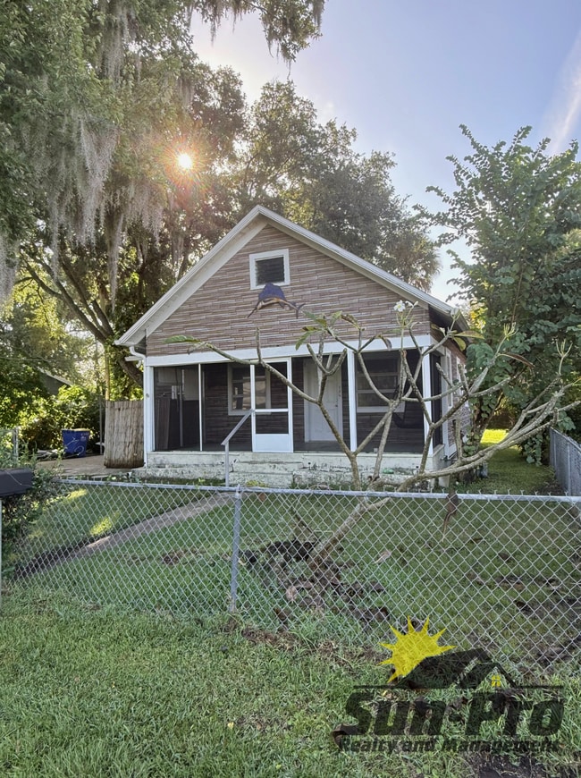 136 W Pine Bluff St in Edgewater, FL - Building Photo - Building Photo