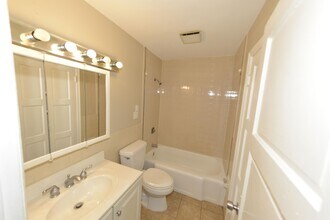 6127 Shillington Dr in Berkeley, MO - Building Photo - Building Photo