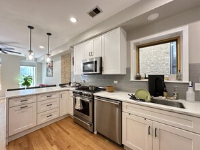 1424 N Bosworth Ave, Unit M09H in Chicago, IL - Building Photo - Building Photo