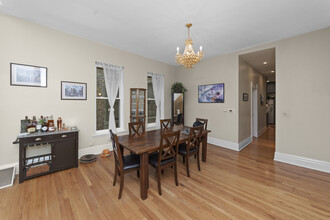 2050 N Bissell St, Unit 2 in Chicago, IL - Building Photo - Building Photo