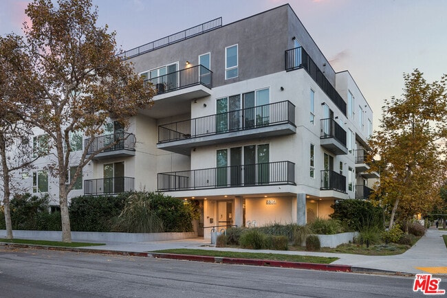 4806 Sylmar Ave in Los Angeles, CA - Building Photo - Building Photo