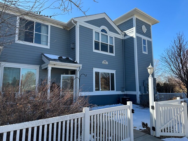 2107 Grays Peak Dr in Loveland, CO - Foto de edificio - Building Photo