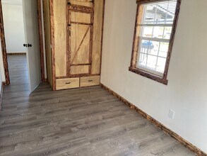 462 W Ballf St in Roseburg, OR - Building Photo - Building Photo