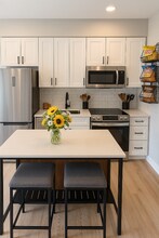 1016 17th Pl NE in Washington, DC - Foto de edificio - Building Photo