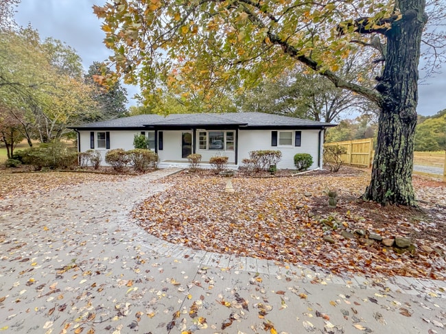 9454 Flowes Store Rd in Midland, NC - Building Photo - Building Photo